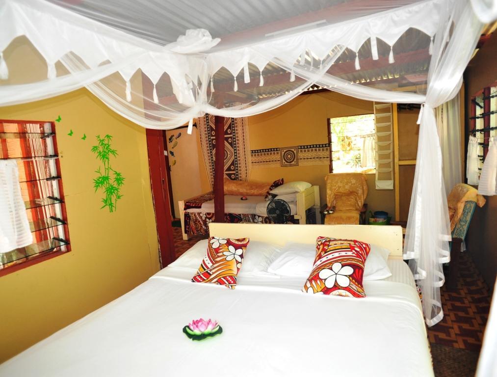 Dolphin Bay Divers Retreat Hotel Vatolotolo Exterior photo